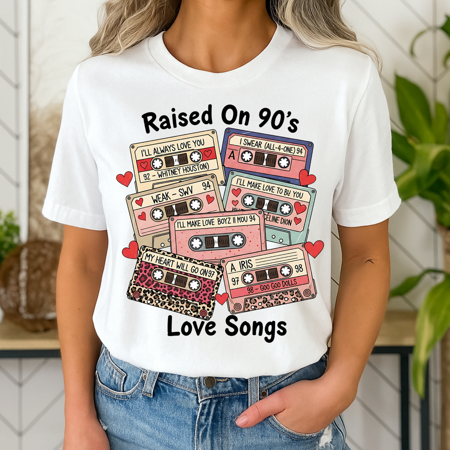 Raised on 90's Love Songs – graphic t-shirt dames in wit | Bold Clothes Label